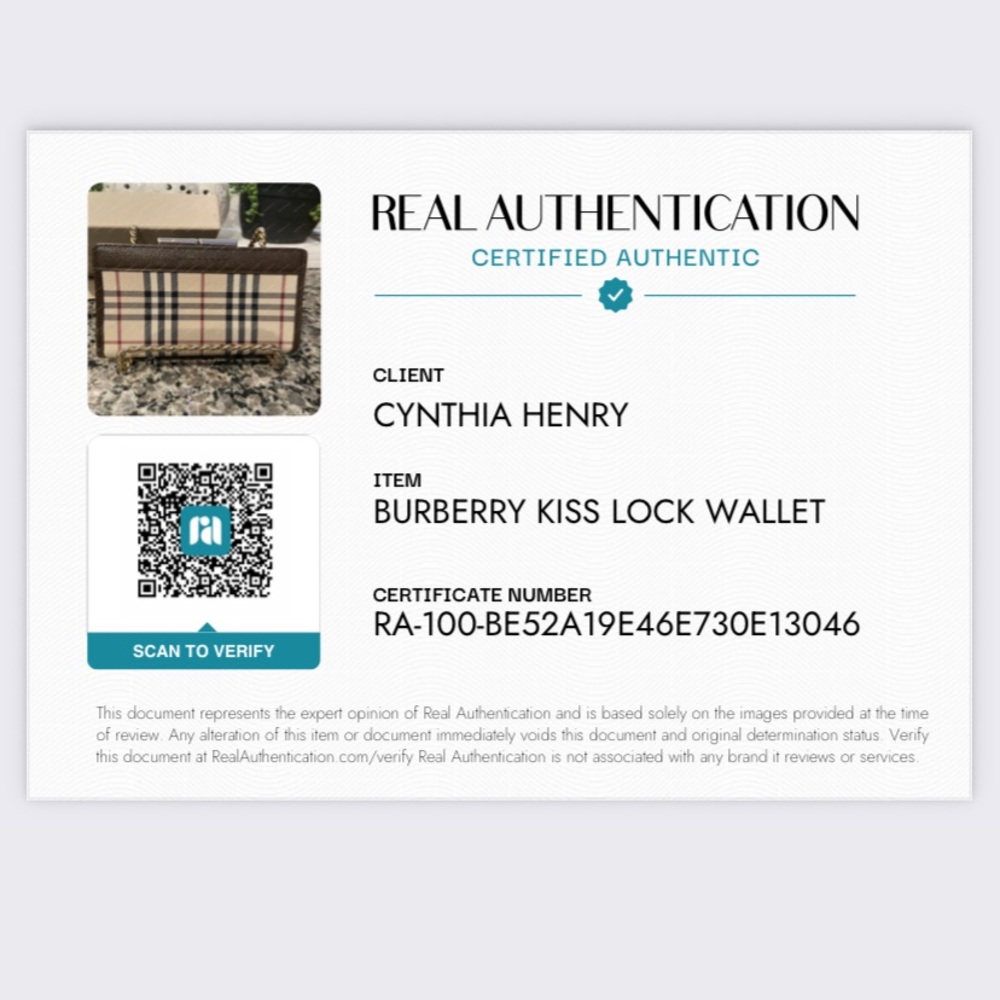 Burberry EUC KissLock Wallet COA,Dust bag,care card - Picture 6 of 17